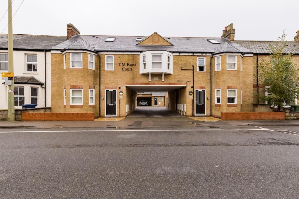 Tm - Rana Court 1 Bedroom Apartment With Balcony Oxford Buitenkant foto